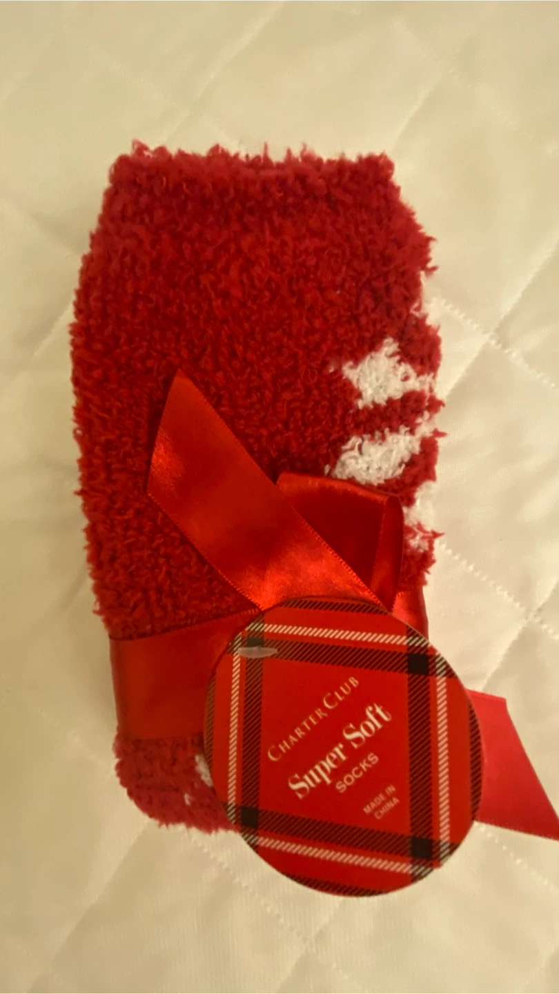 Charter Club Red Snowflake Super Soft Socks - photo 2