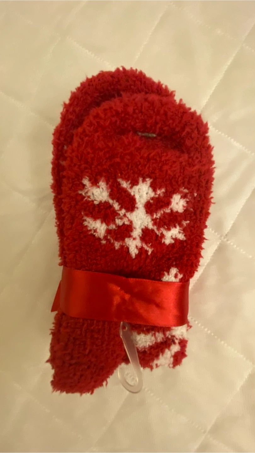 Charter Club Red Snowflake Super Soft Socks - photo 3