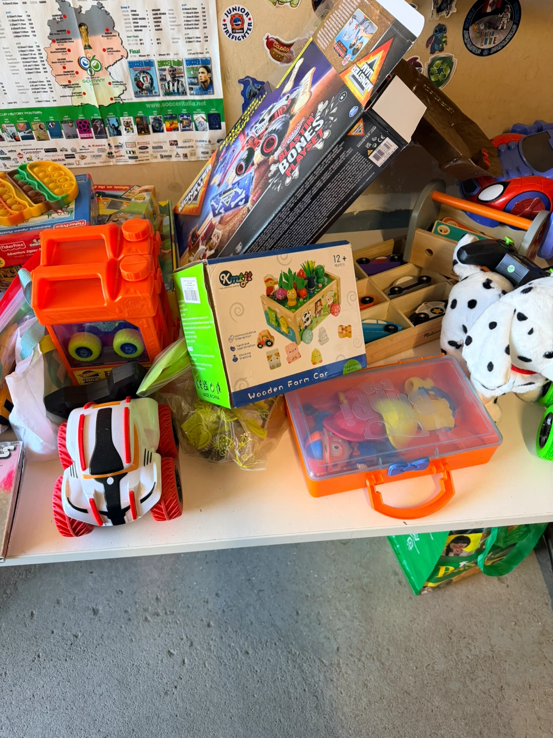 Assorted Childrens Toys and Games Bundle - photo 3