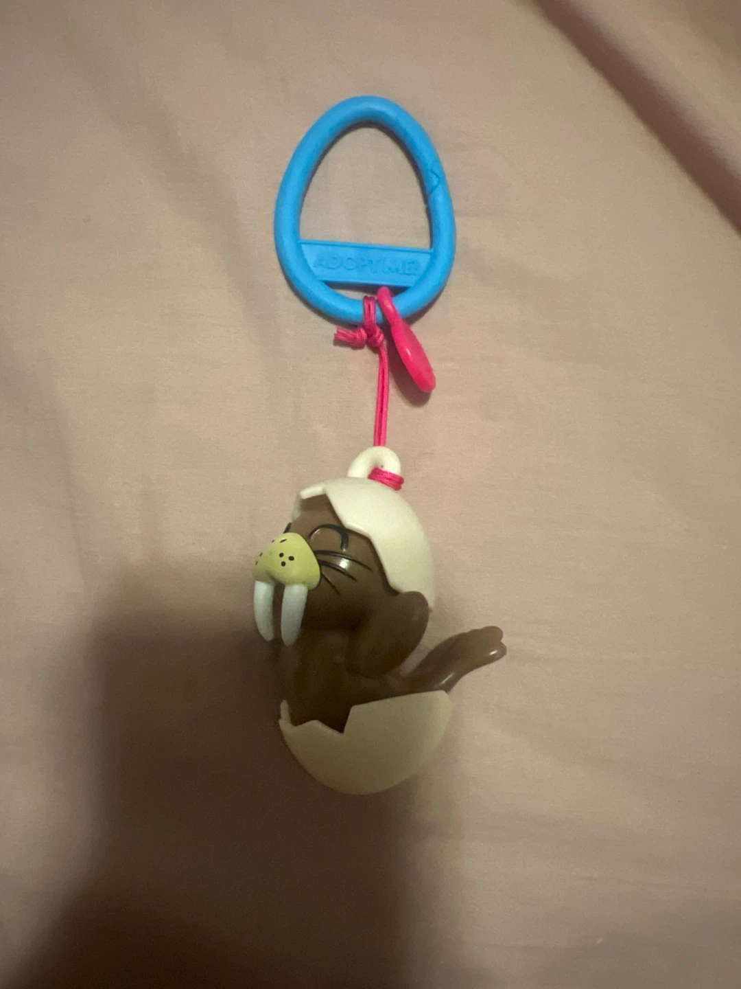 Adopt Me Walrus Egg Keychain - photo 2
