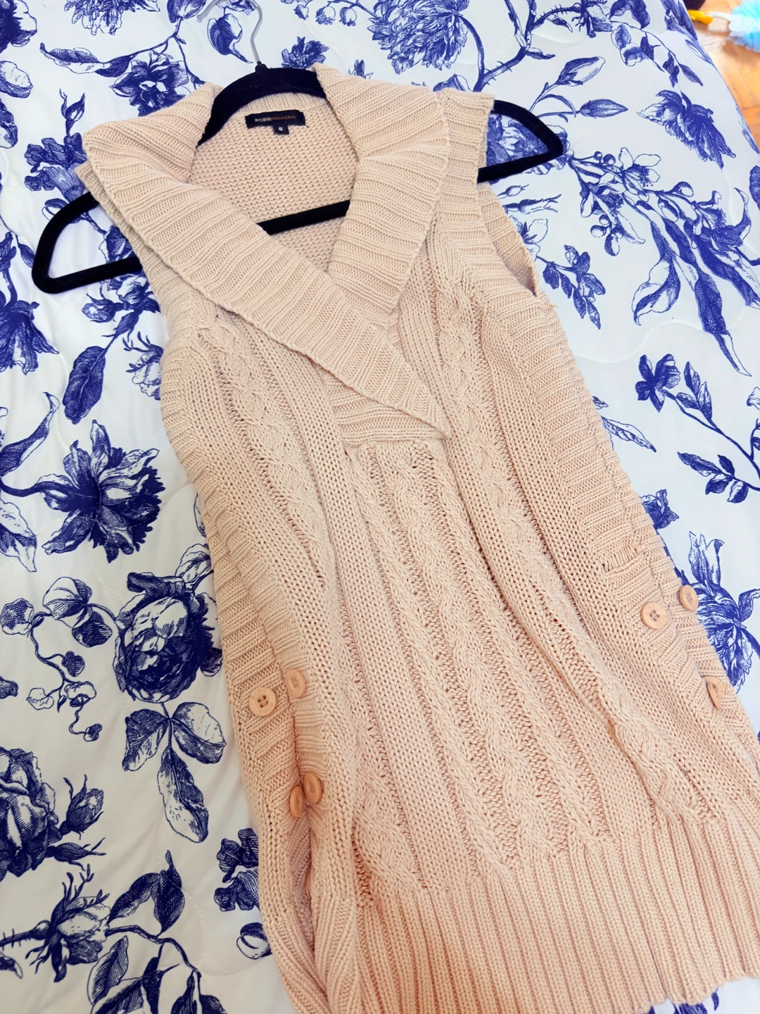BCBGMAXAZRIA Sleeveless Knit Sweater Vest - photo 2