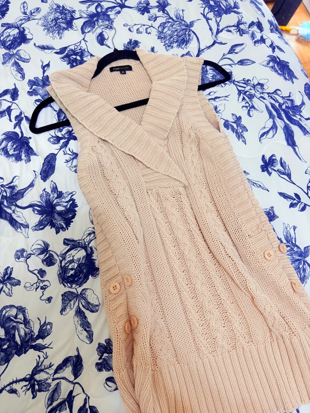 BCBGMAXAZRIA Sleeveless Knit Sweater Vest - photo 3