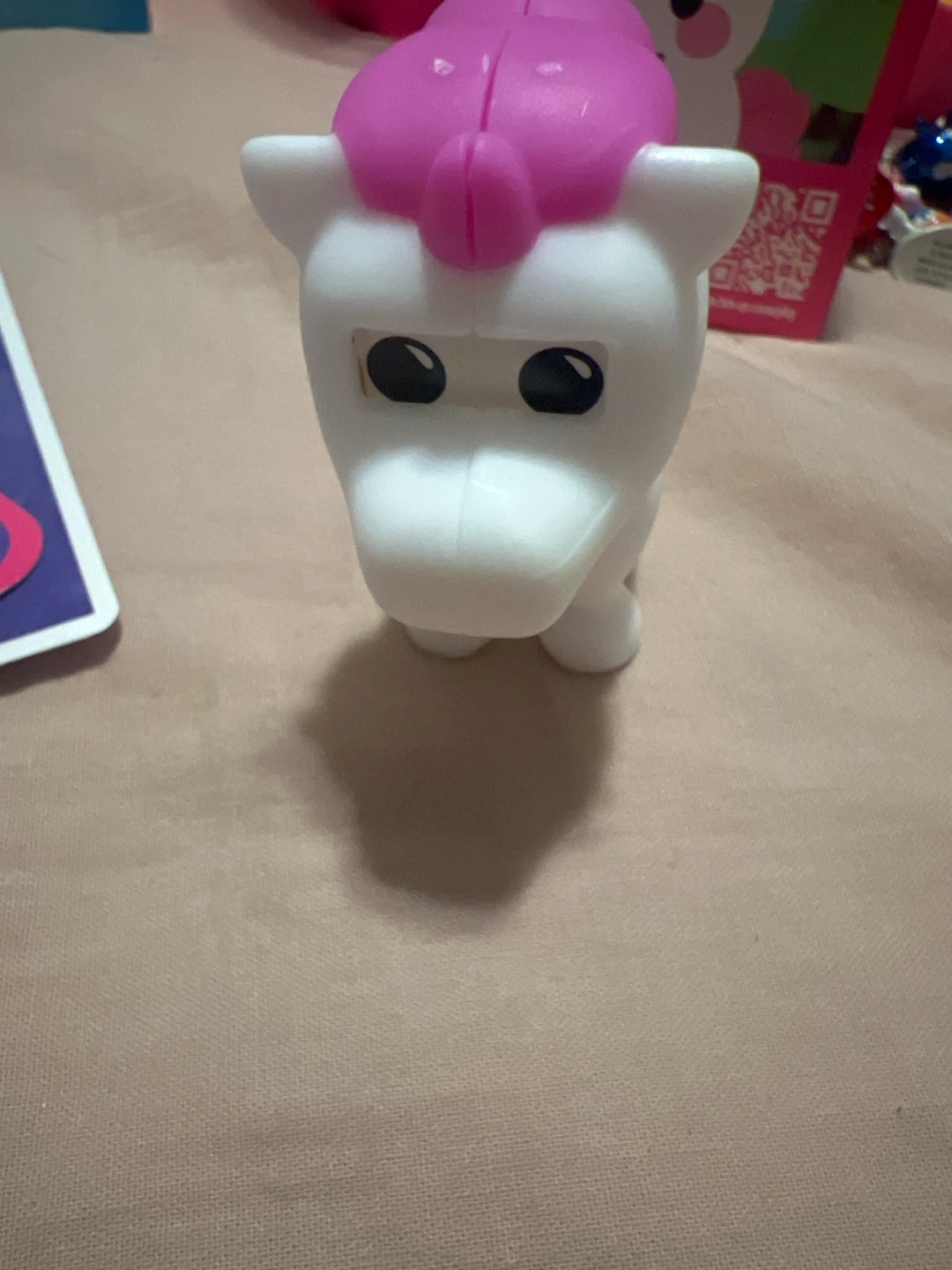 Adopt Me! Unicorn McDonald’s toy - photo 4