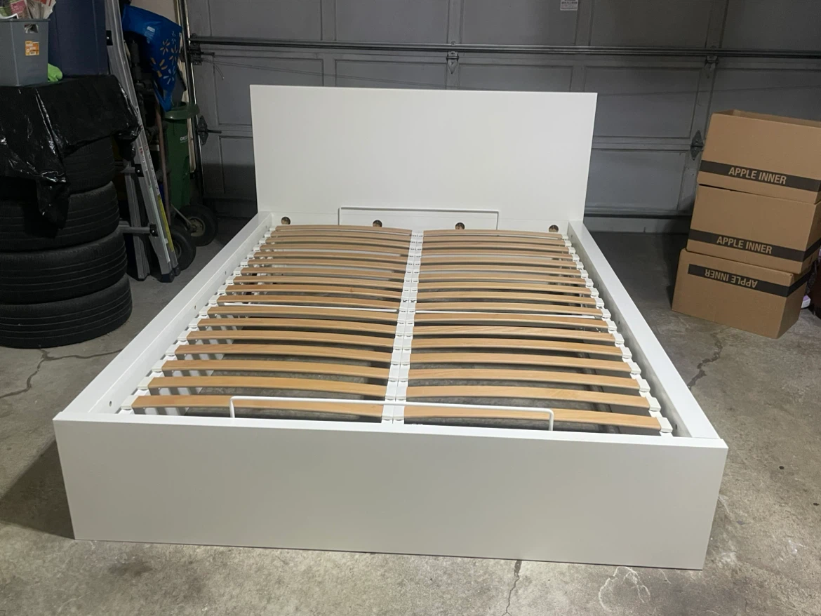 IKEA White Queen Size Malm Pull Up Storage Lift Bed - photo 4