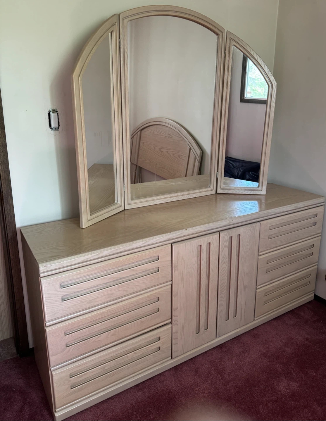 Light Oak Dresser with Mirror - photo 2