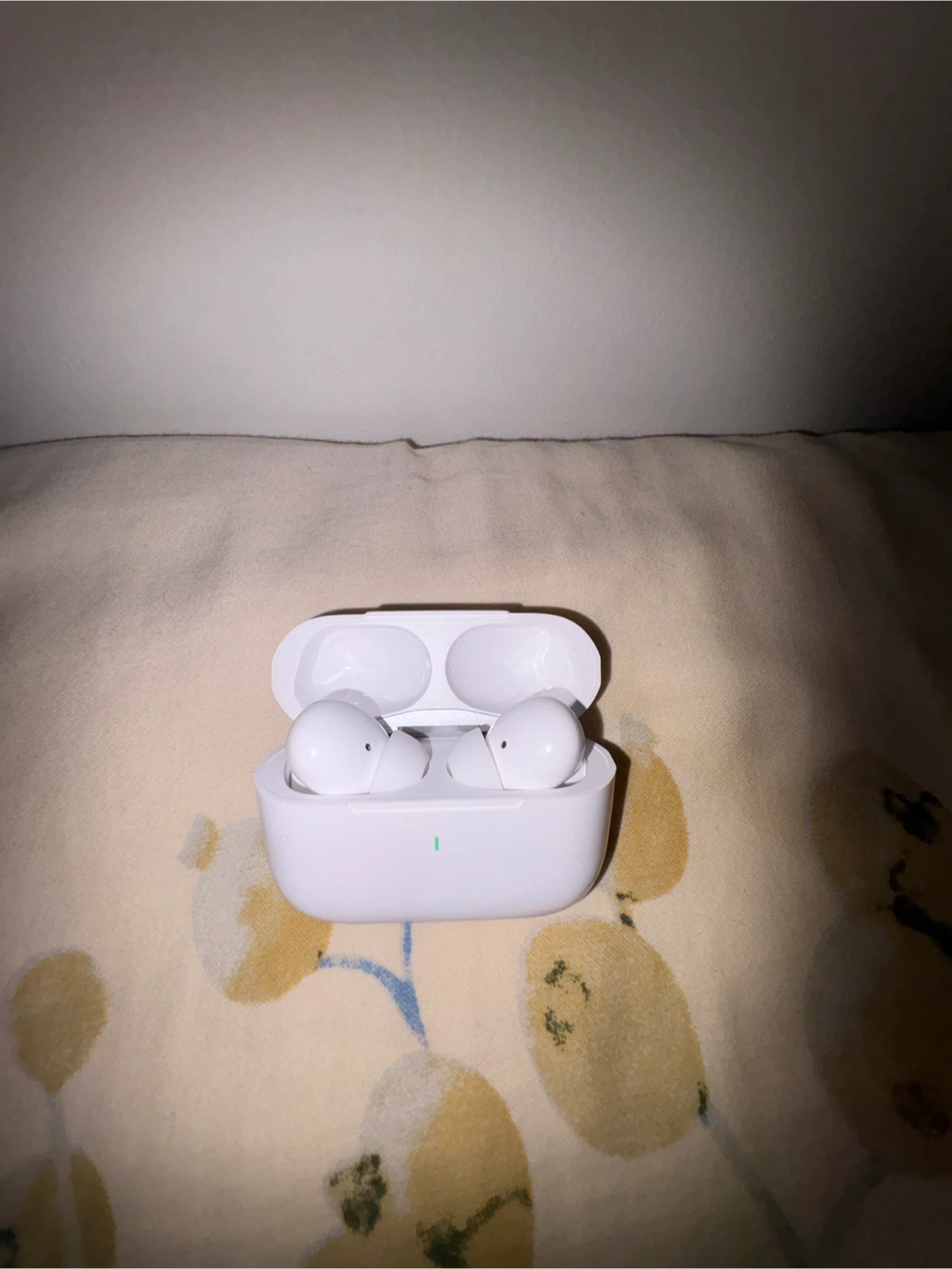 Apple AirPods Pro good reps Wireless Earbuds
