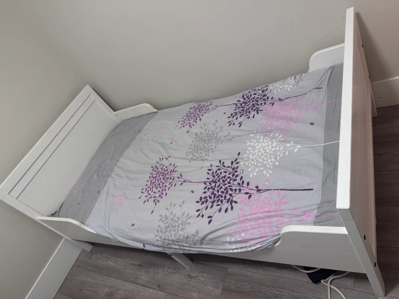 IKEA SUNDVIK White single Bed Frame with mattress - photo 2