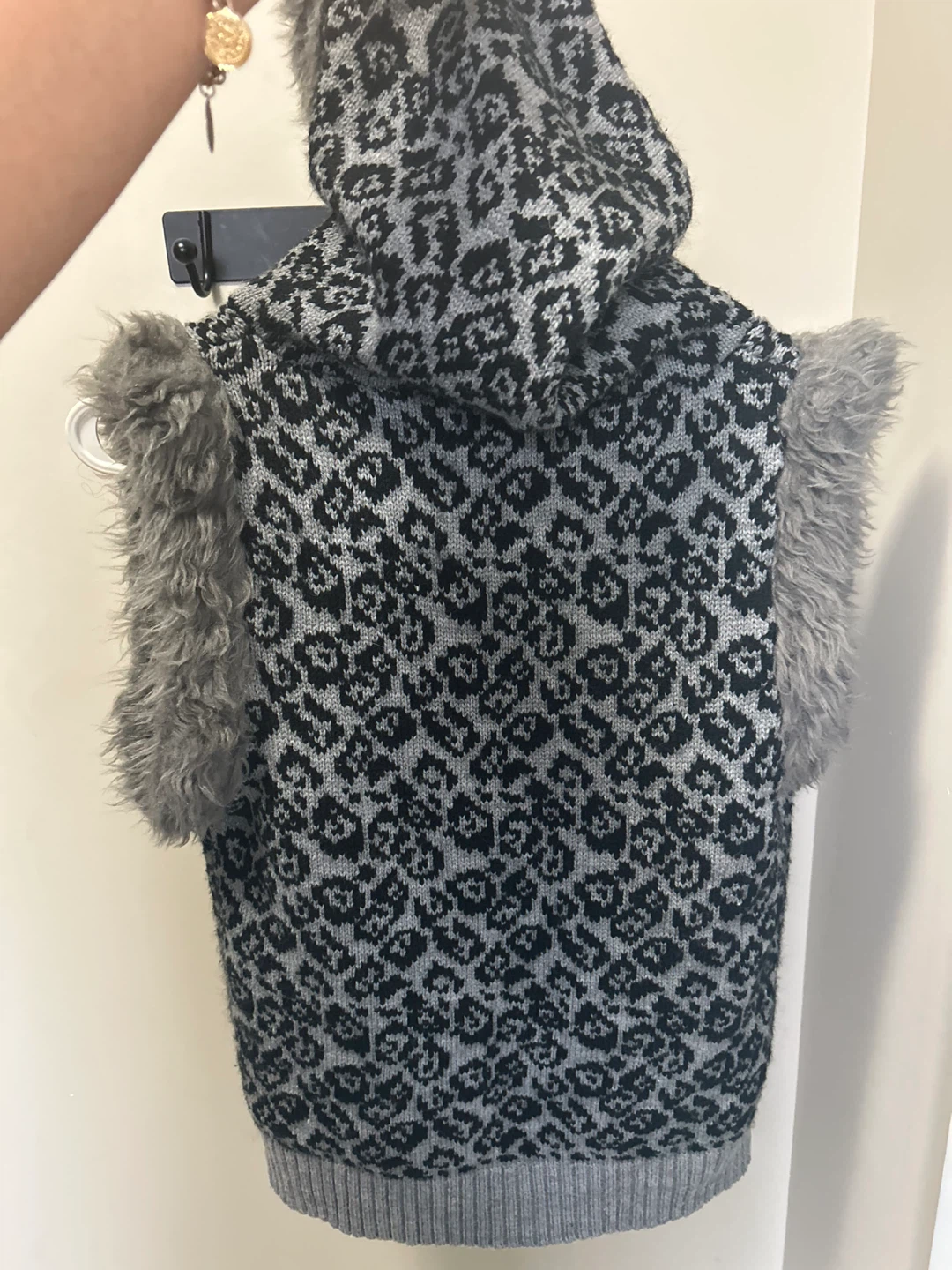 Palasan Leopard Print Faux Fur Vest - photo 4