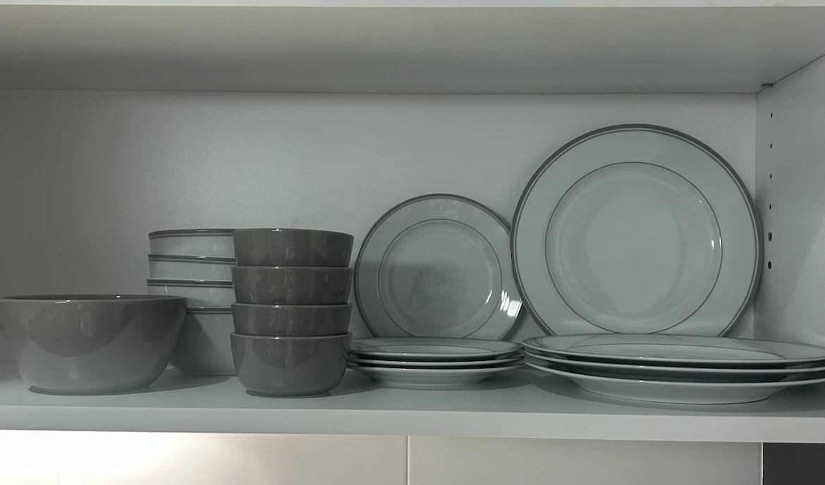 Kitchen Dinnerware and Glassware Set