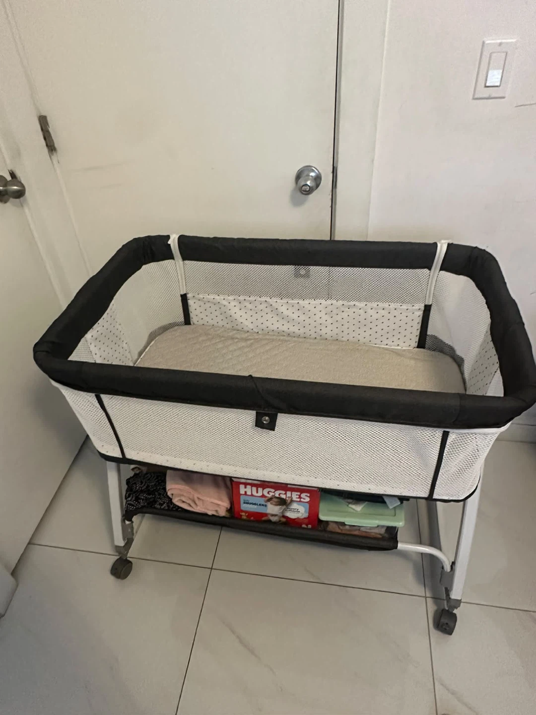 Adjustable Baby Bassinet Bedside Sleeper