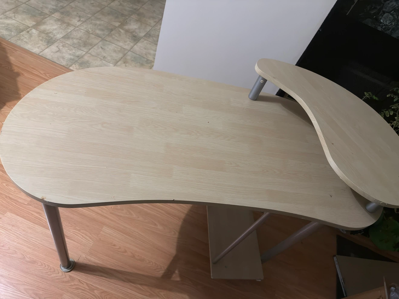 Modern Light Wood Computer Desk - photo 2