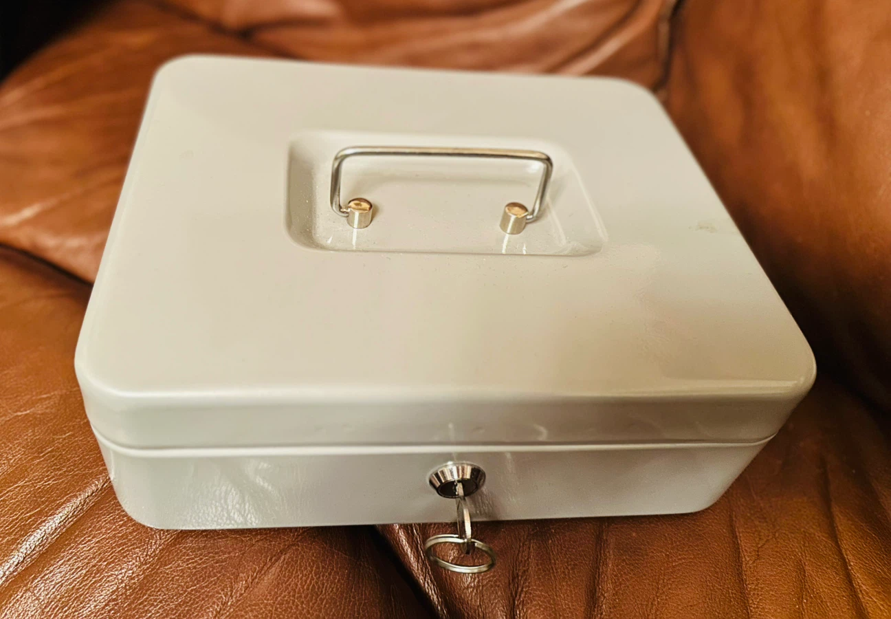 Gray Metal Cash Box with Key - photo 2