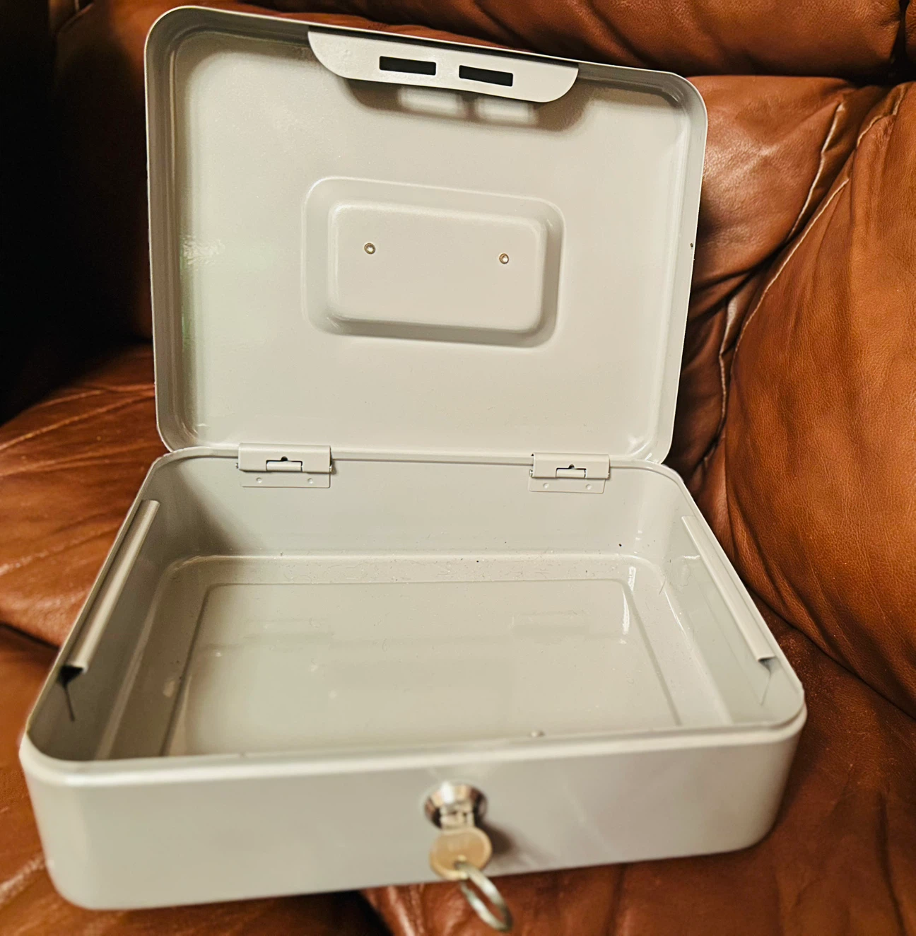 Gray Metal Cash Box with Key - photo 3