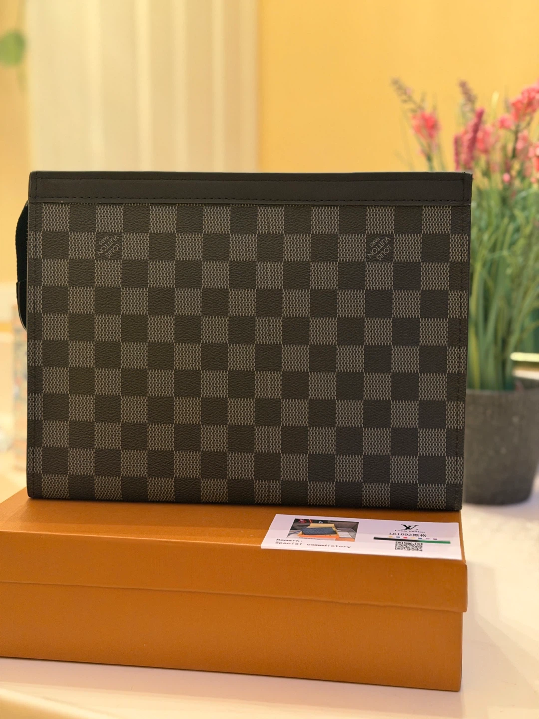 Louis Vuitton Damier Graphite Clutch - photo 3