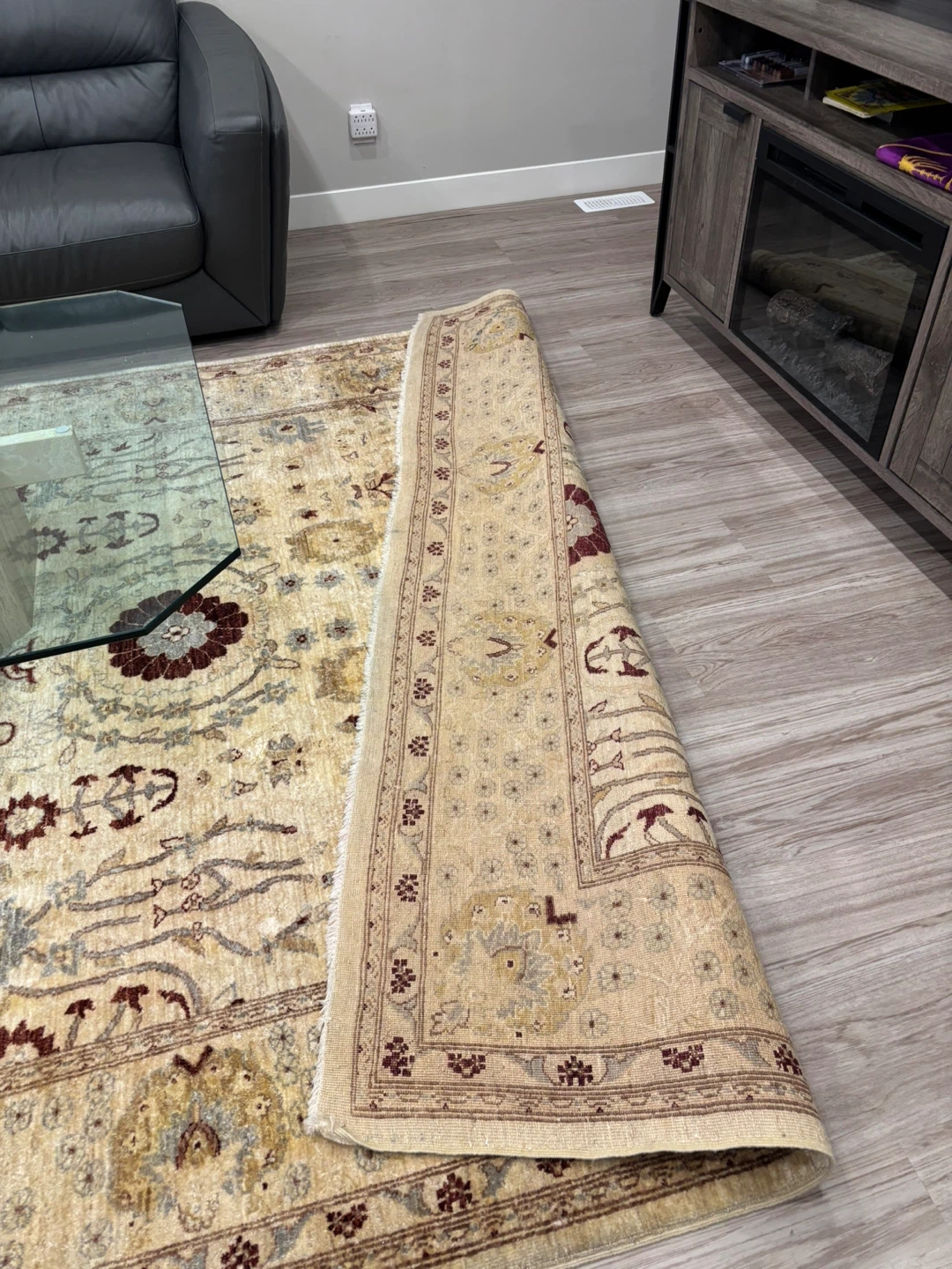 Traditional Persian-style area rug - photo 3
