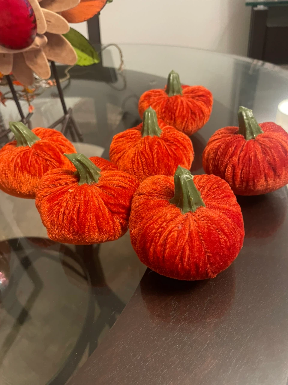 Fall Decor Set with Lighted Pumpkins and Velvet Mini Pumpkins - photo 3