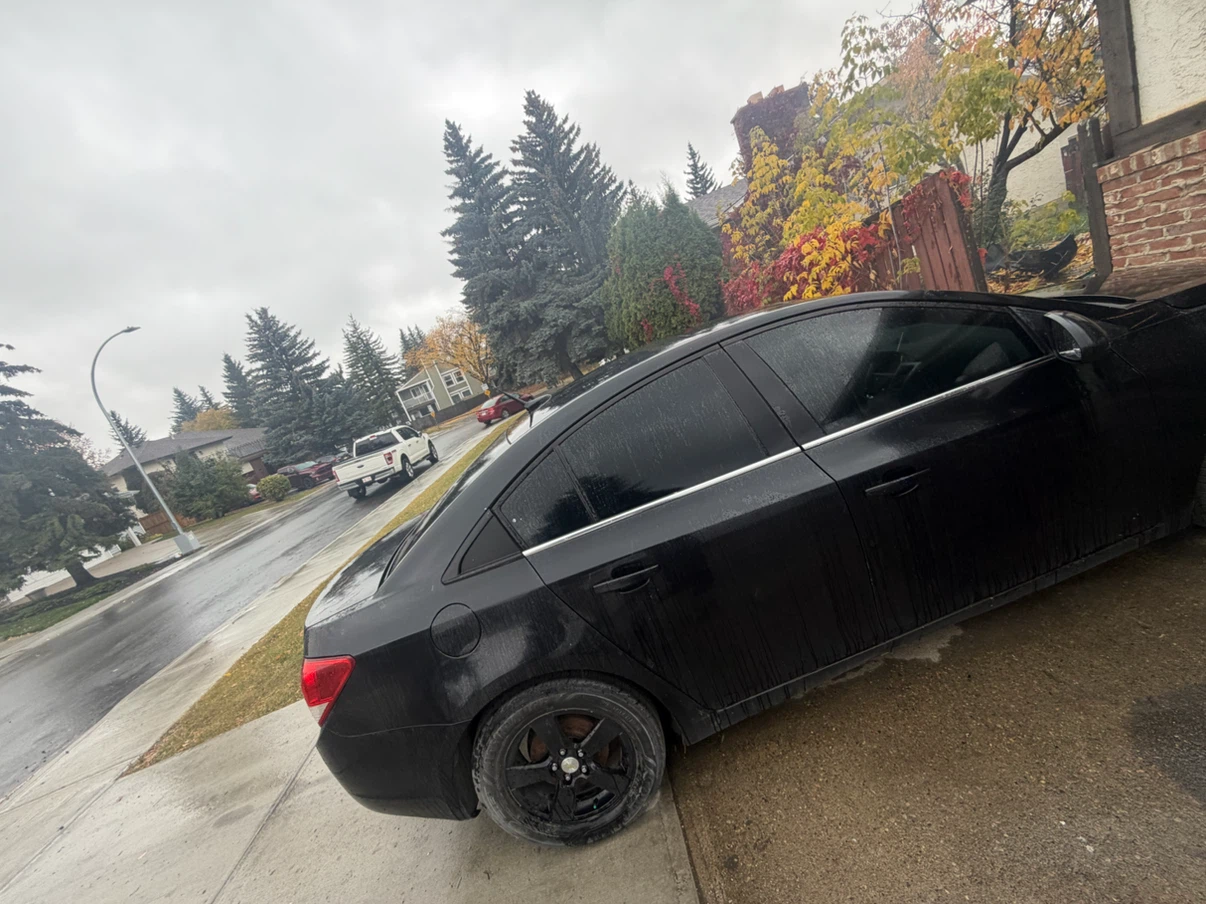 Black Chevrolet Cruze - photo 2