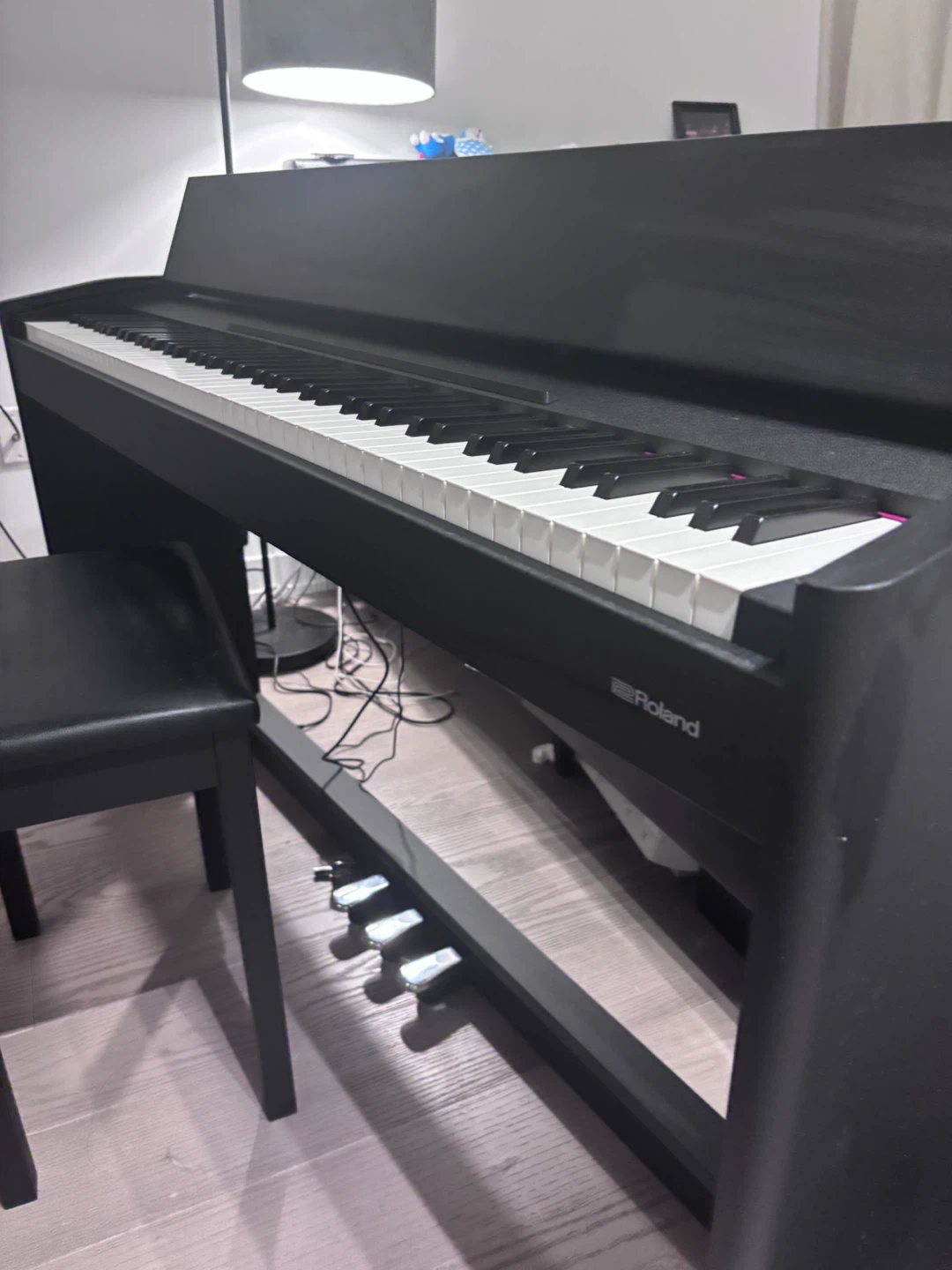 Roland F107 88-key digital piano with stand, bench and 3 pedals