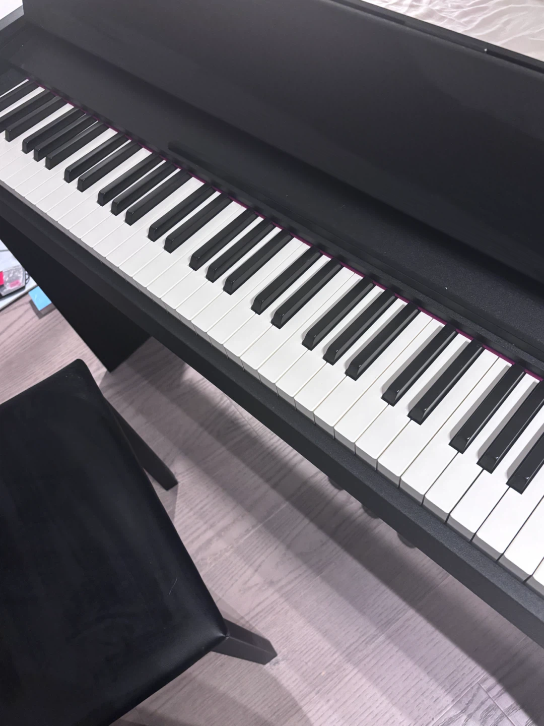 Roland F107 88-key digital piano with stand, bench and 3 pedals - photo 2