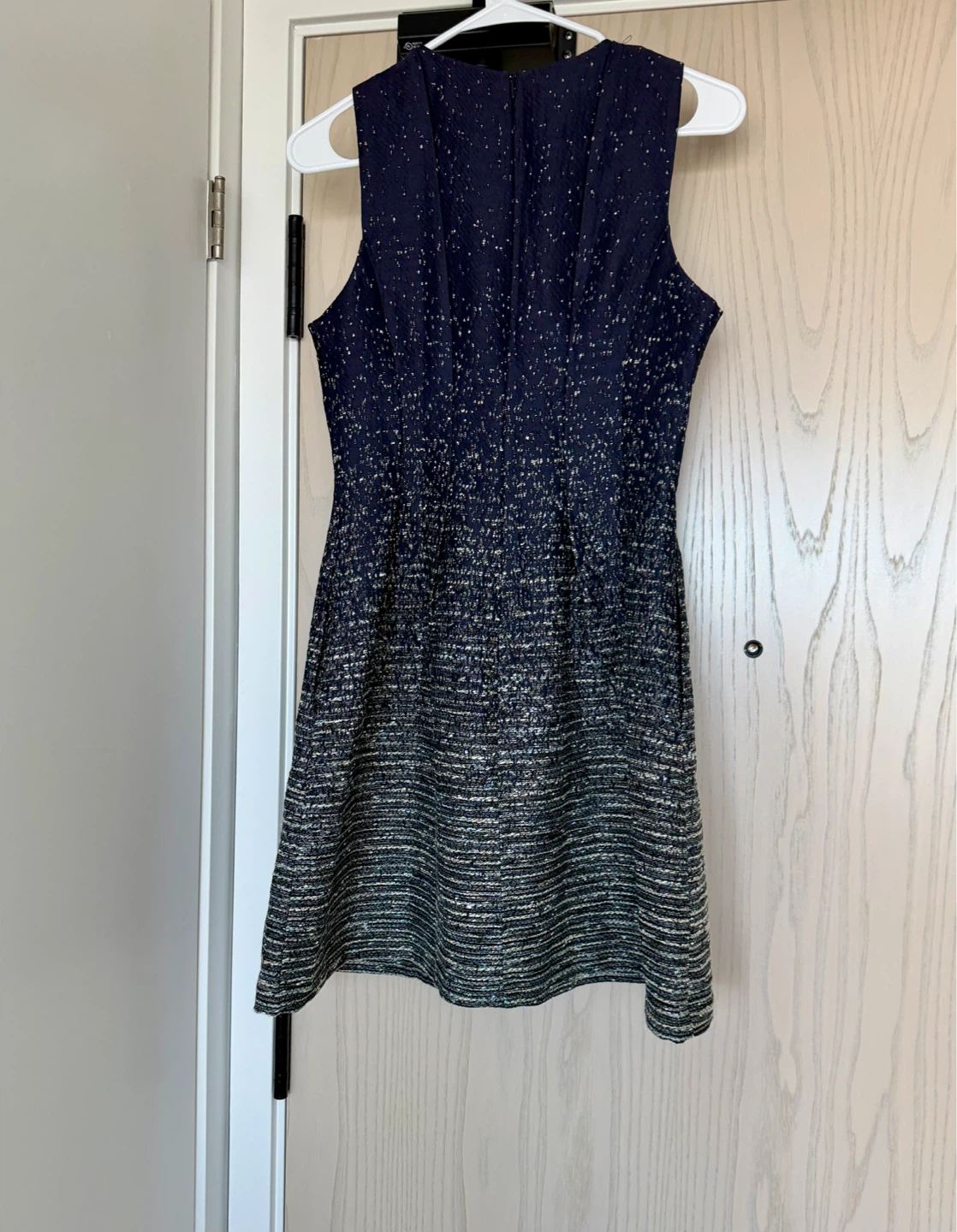 Vince Camuto Sleeveless Dress Size 4 (Brand new) - photo 2