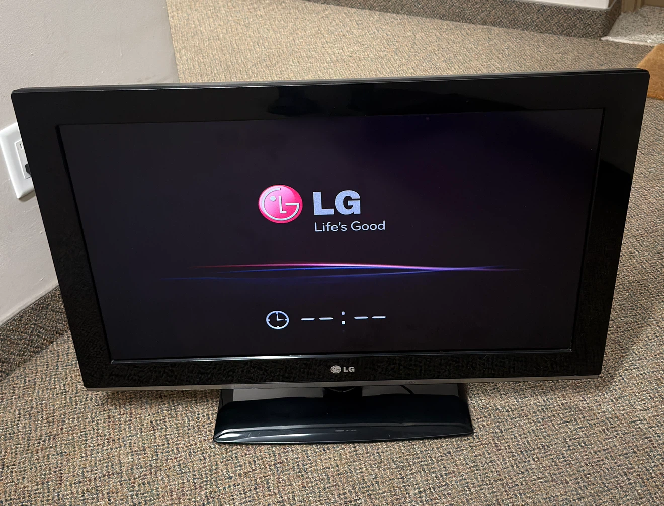 LG 32” HDTV – Works Like New – HDMI / USB