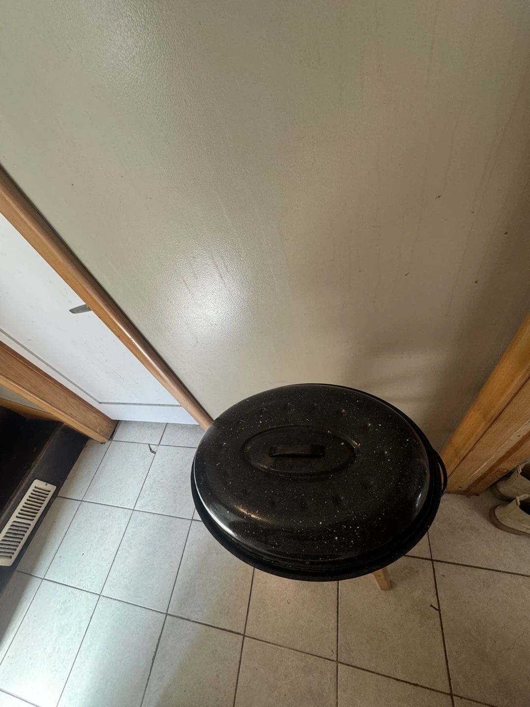 Oval Enamel Roasting Pan with Lid - photo 2