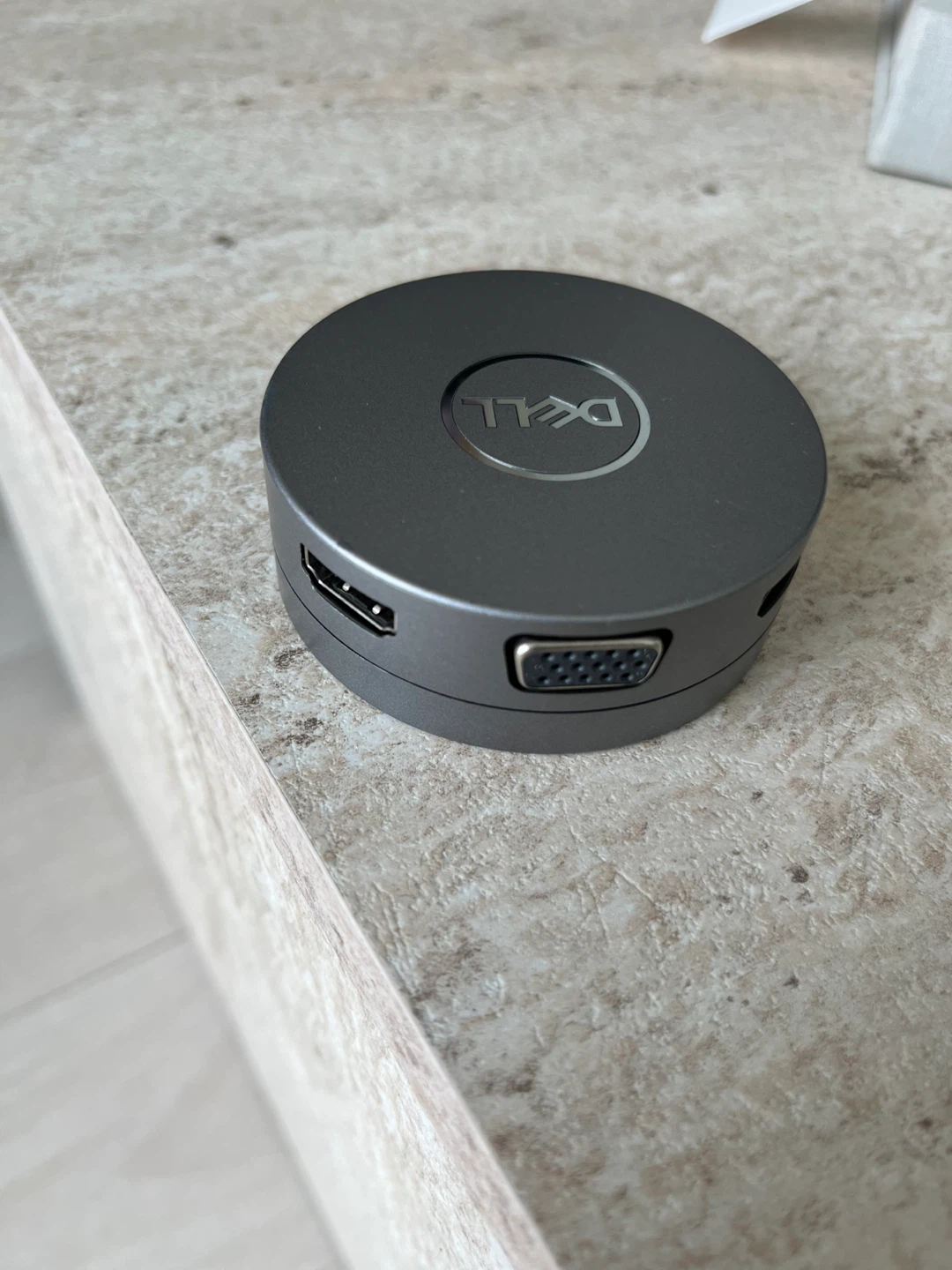 Dell USB-C Mobile Adapter DA300 - photo 3