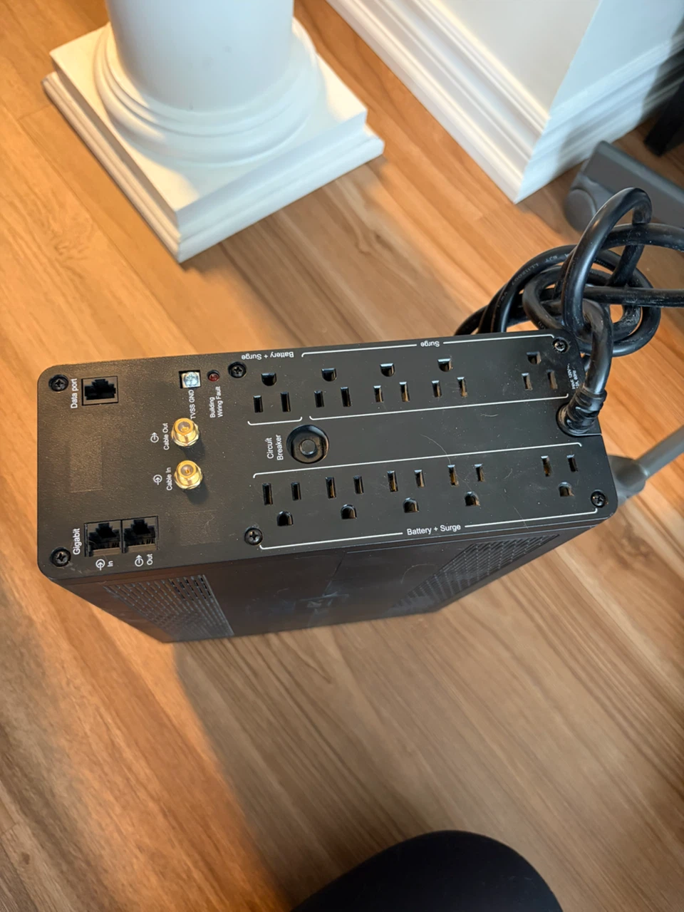 APC Back-UPS Pro 1000 S Uninterruptible Power Supply - photo 4