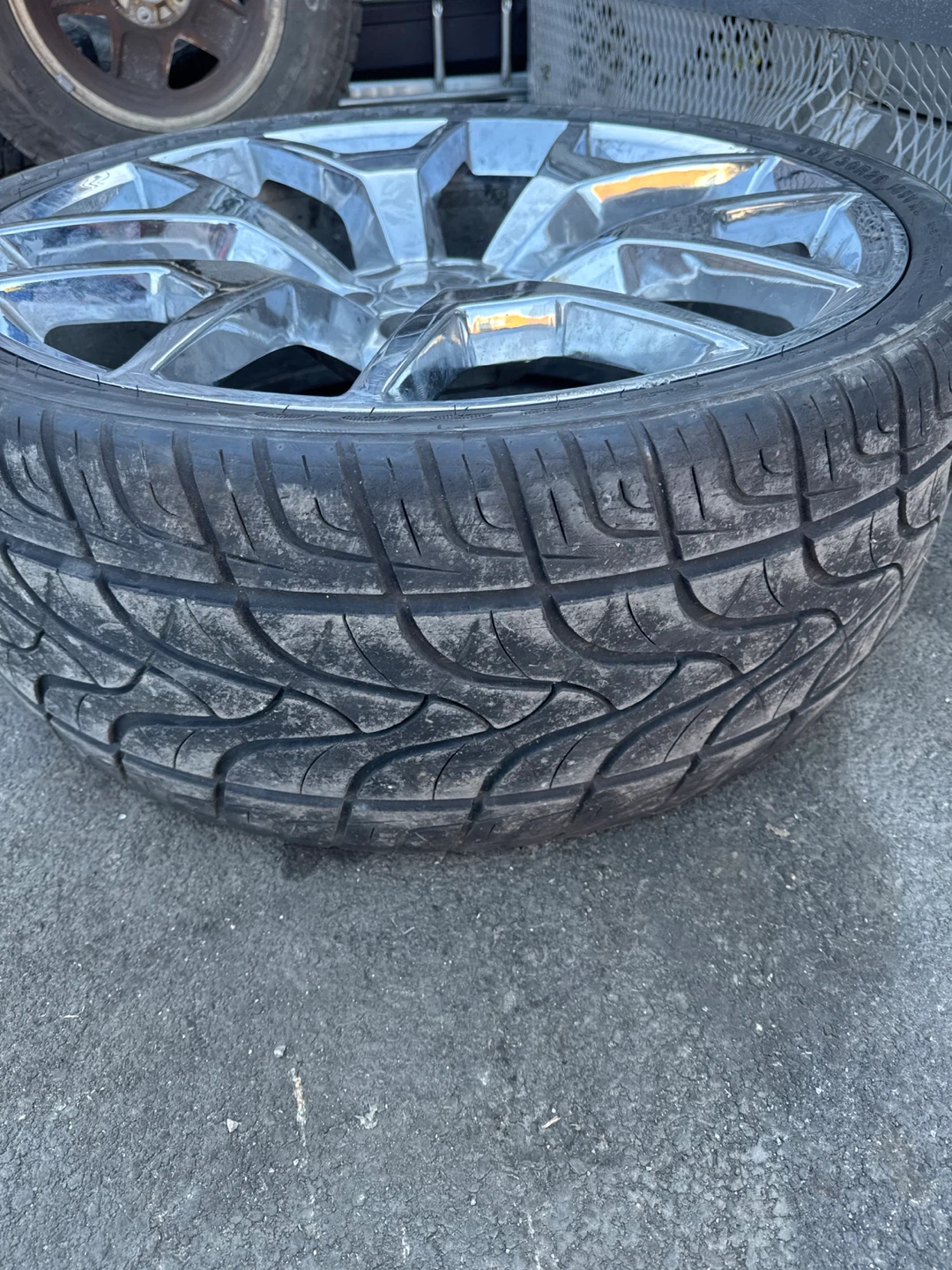 Chrome Alloy Wheel with Tire 305/30R26 - photo 2
