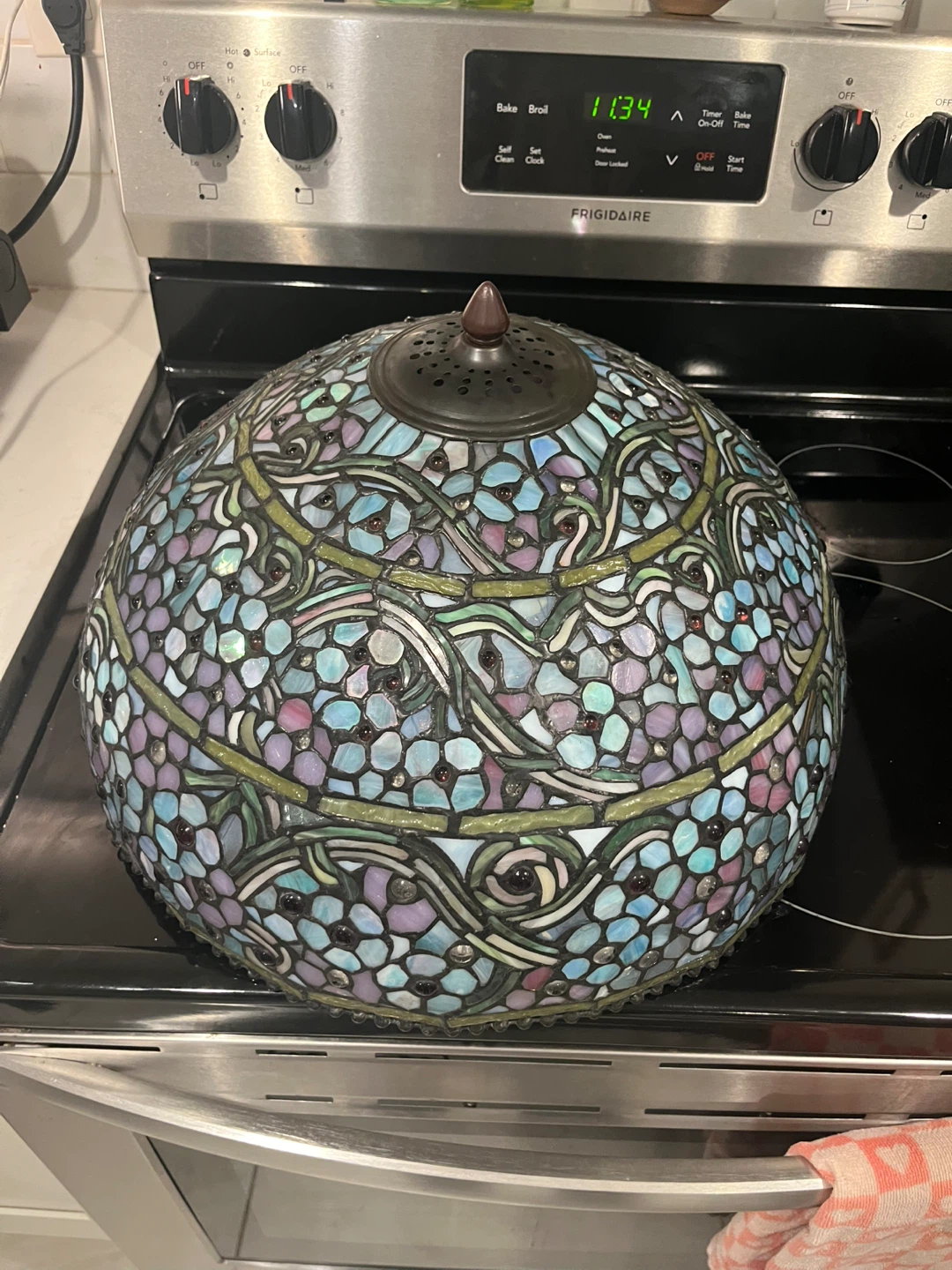 Stained Glass Tiffany-Style Hanging Lamp