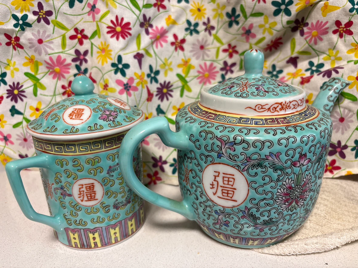 Chinese Porcelain Teapot and Tea Cup Set - photo 3