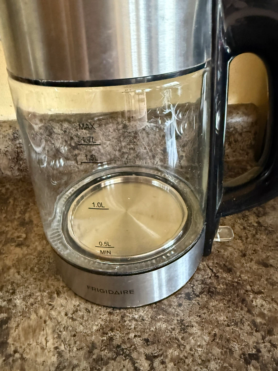 Frigidaire 1.7L Glass Electric Kettle