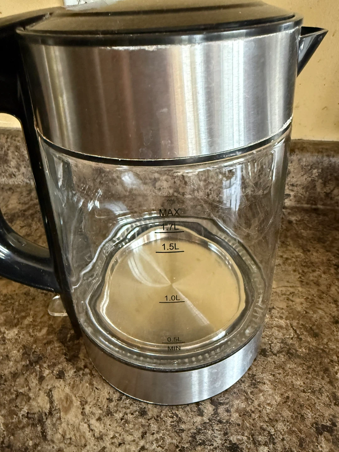 Frigidaire 1.7L Glass Electric Kettle - photo 2