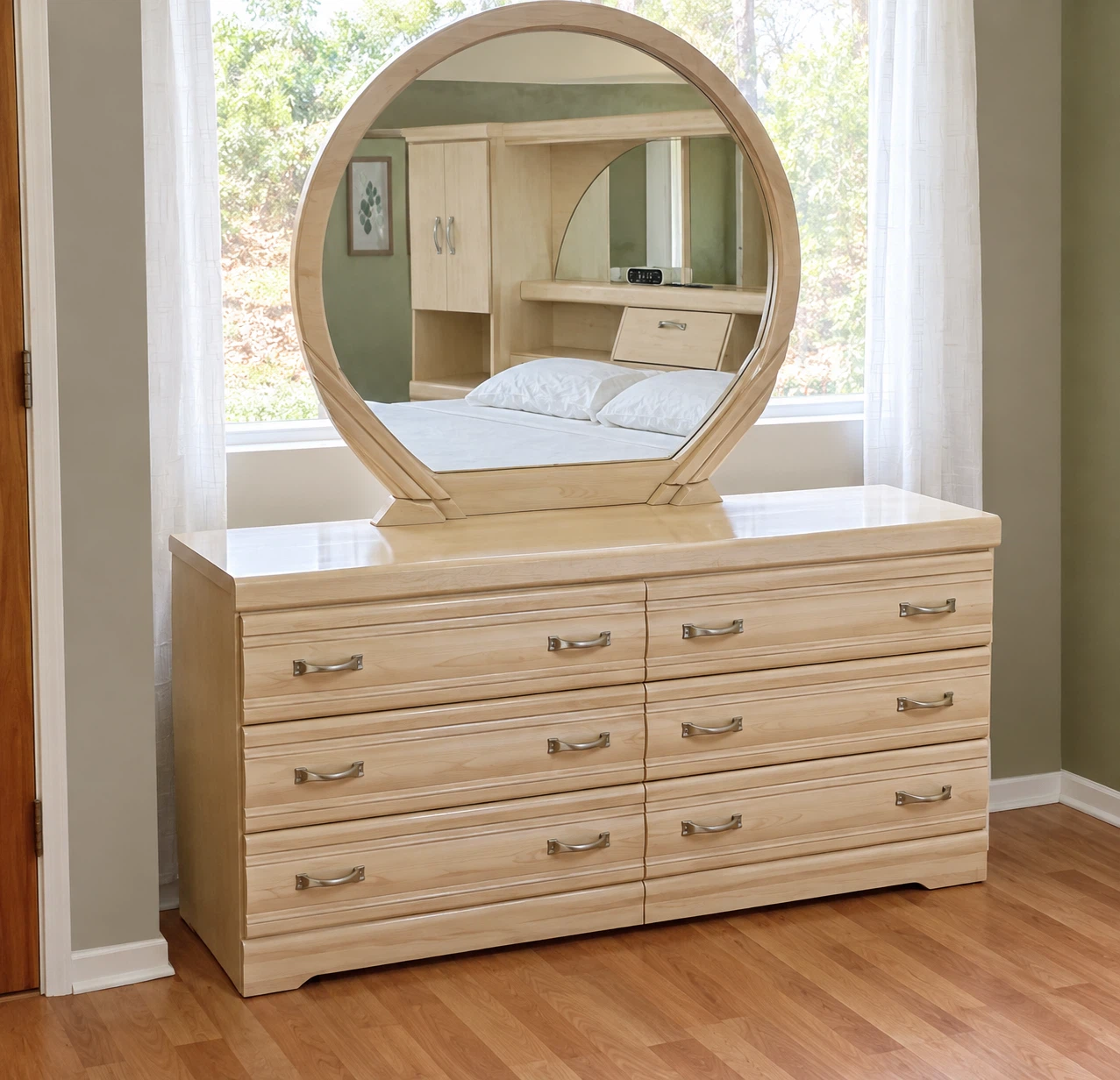 Off-White Queen Bedroom Set with Pier Headboard & Dresser - photo 2