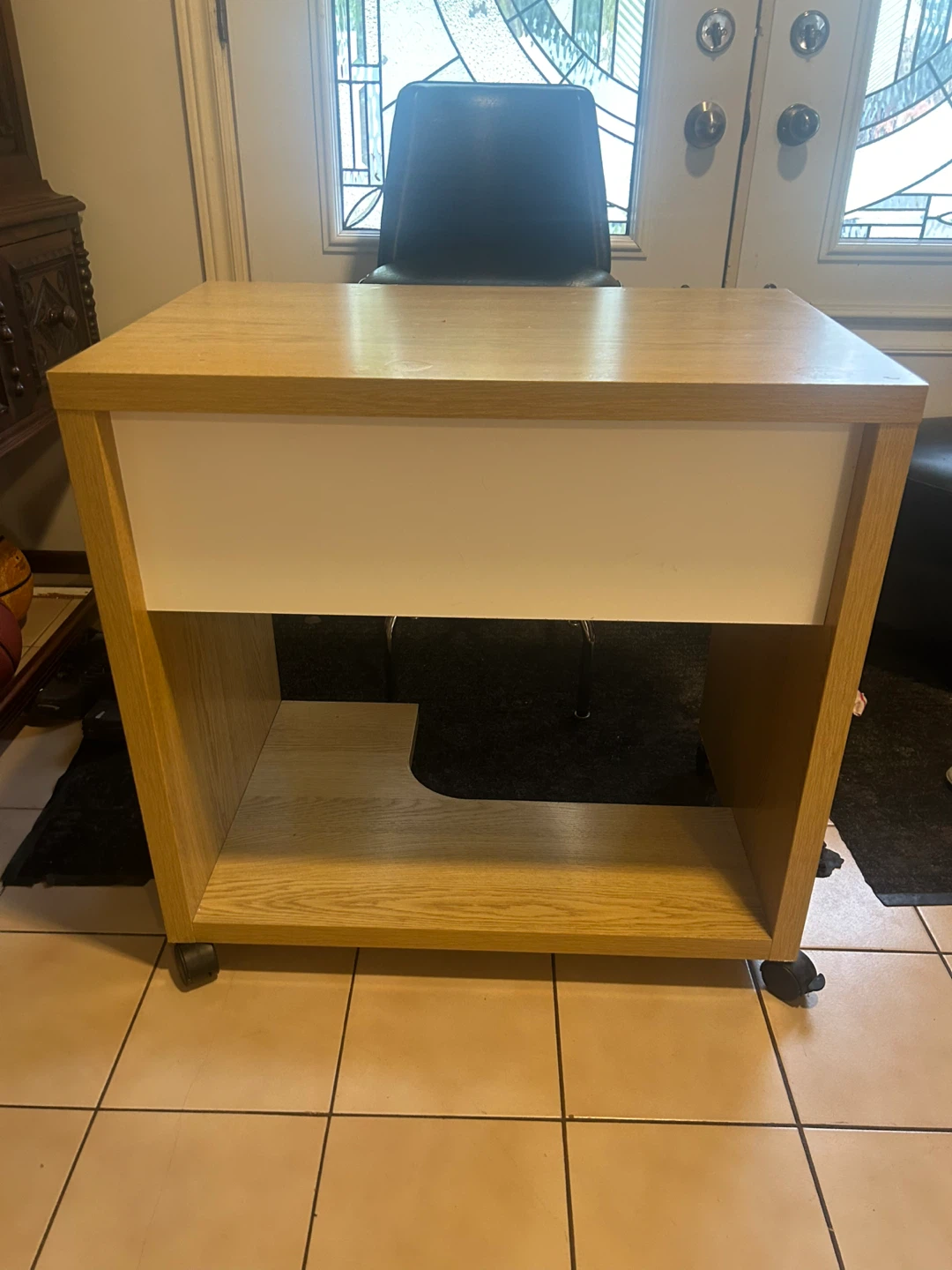 Mobile Computer Desk with Pull-out Tray - photo 2