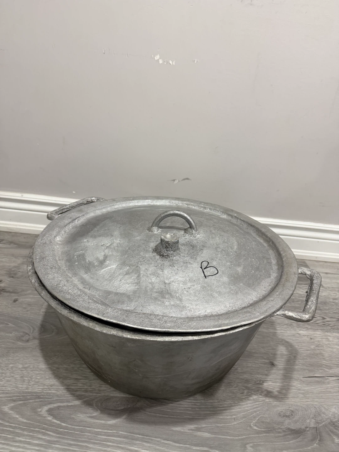 Large Cast Aluminium Cooking Pot - photo 3