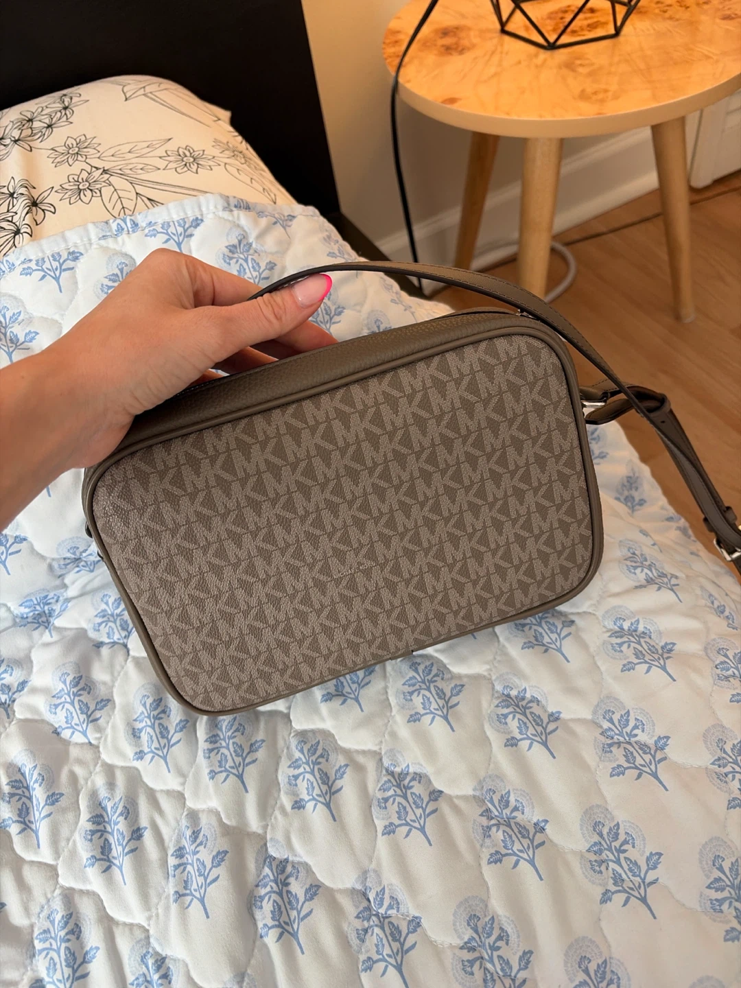 Michael Kors Logo Crossbody Bag - photo 2