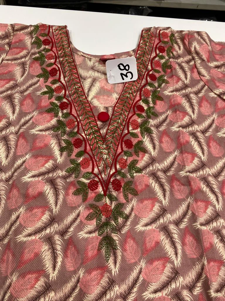Pink Floral Embroidered Kurti Set - photo 2
