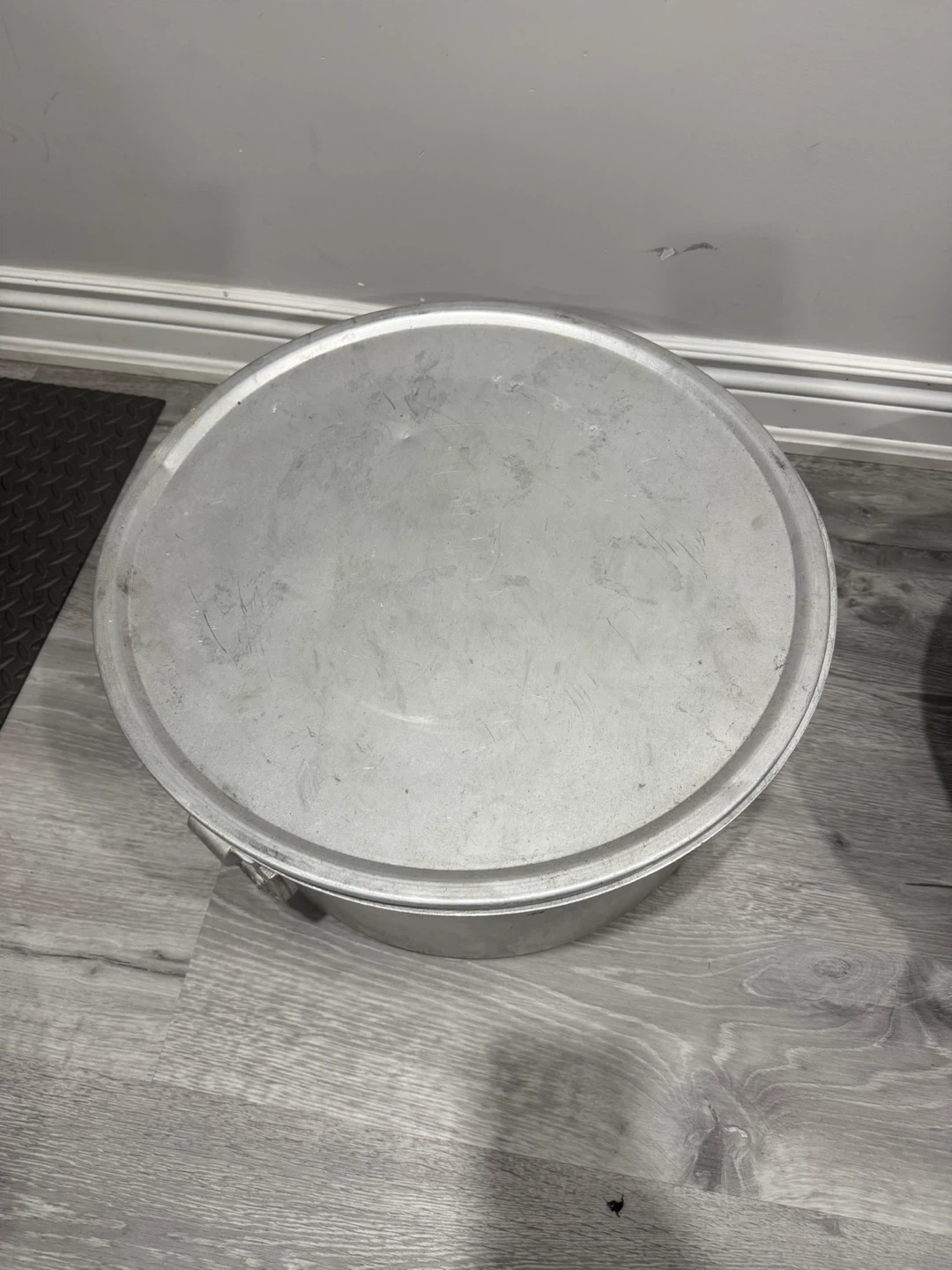 Set of 3 Aluminum Pots with Lids and Ladles - photo 3