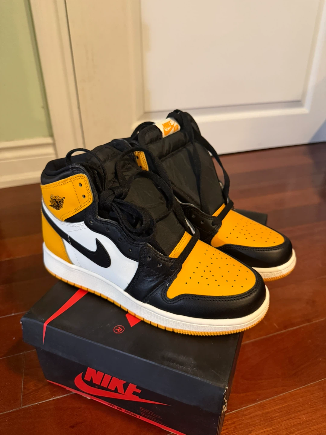 Nike Air Jordan 1 High Taxi OG GS 7Y