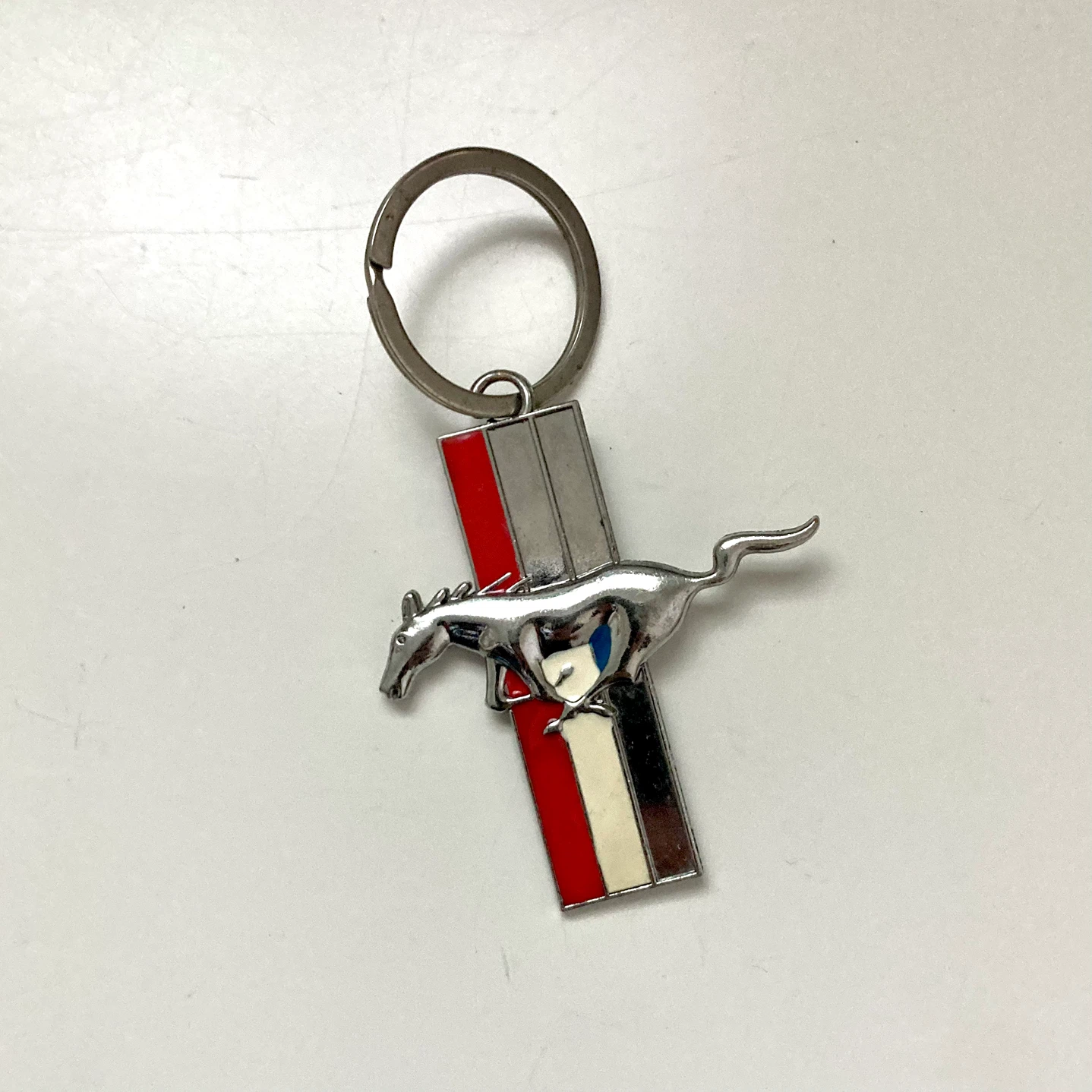 Vintage Ford Mustang keychain - photo 2
