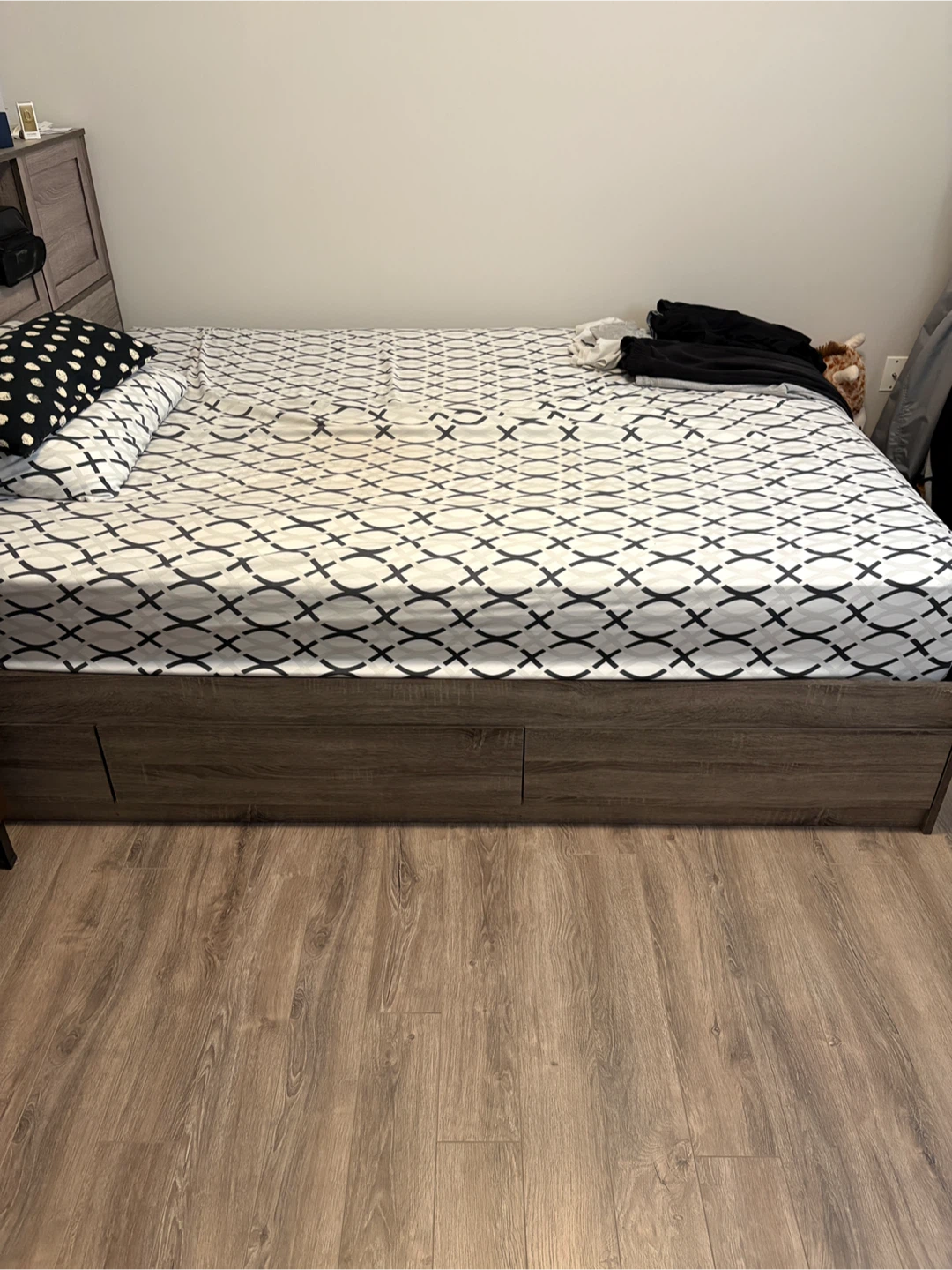 Queen Size Storage Bed with Headboard - photo 5