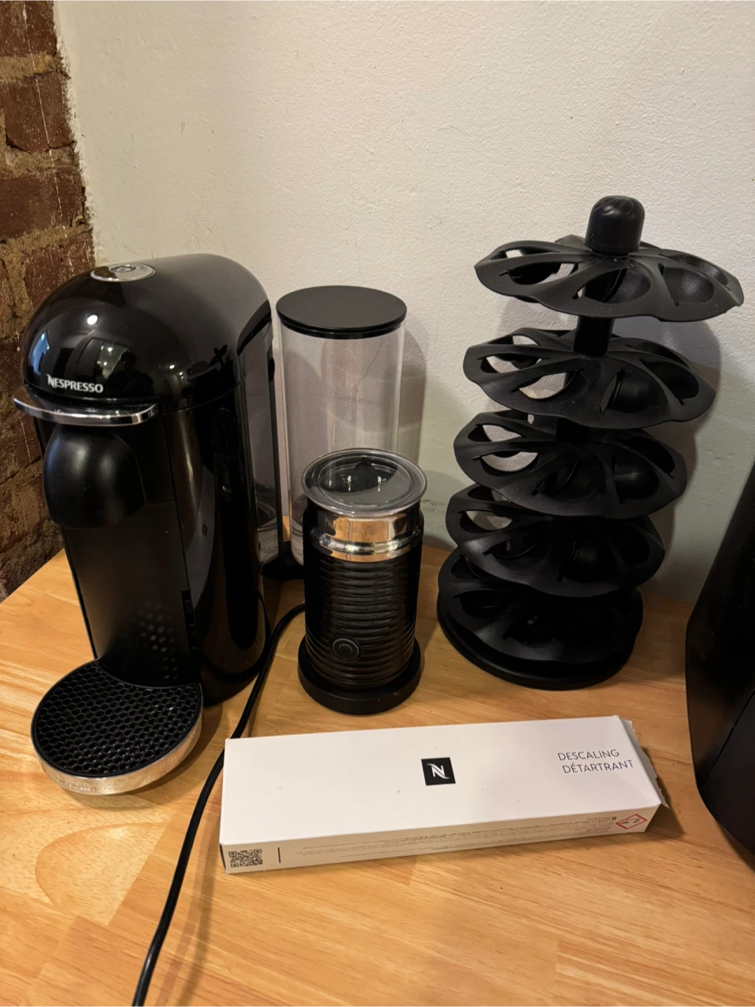 Nespresso Coffee Machine and Milk Frother Set - photo 3