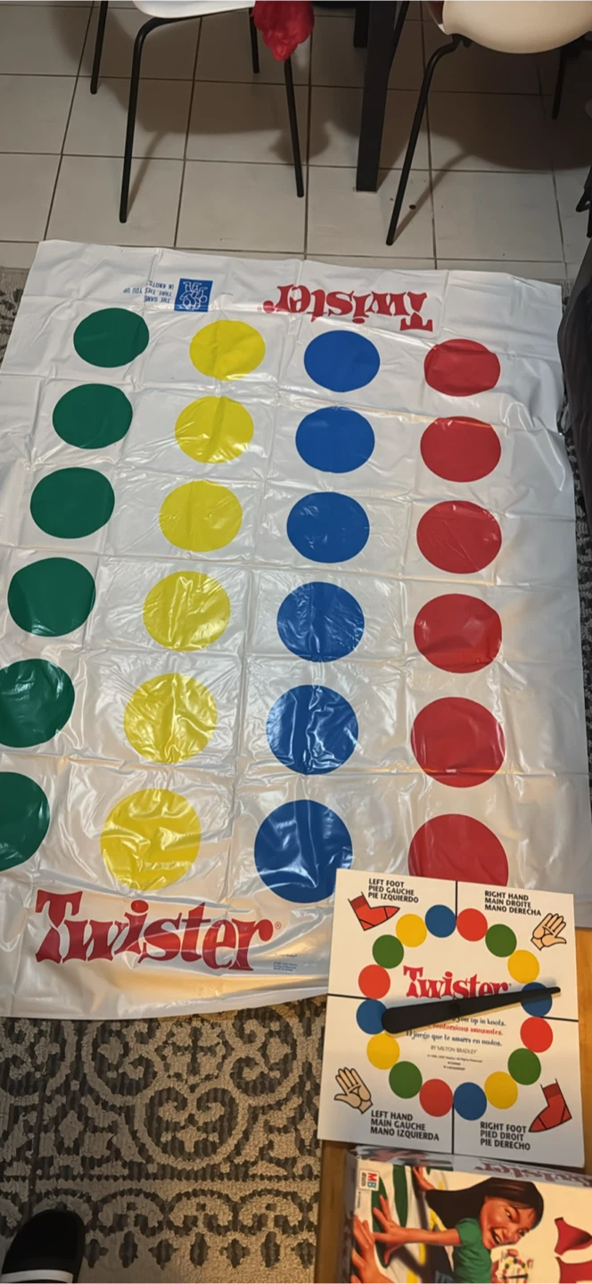 Twister Game - Milton Bradley - photo 2