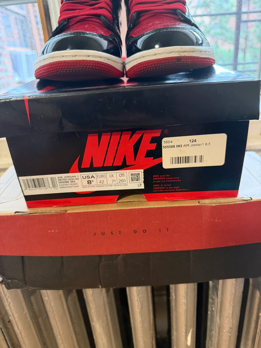 Nike Air Jordan 1 Retro High OG Size 8.5 - photo 2