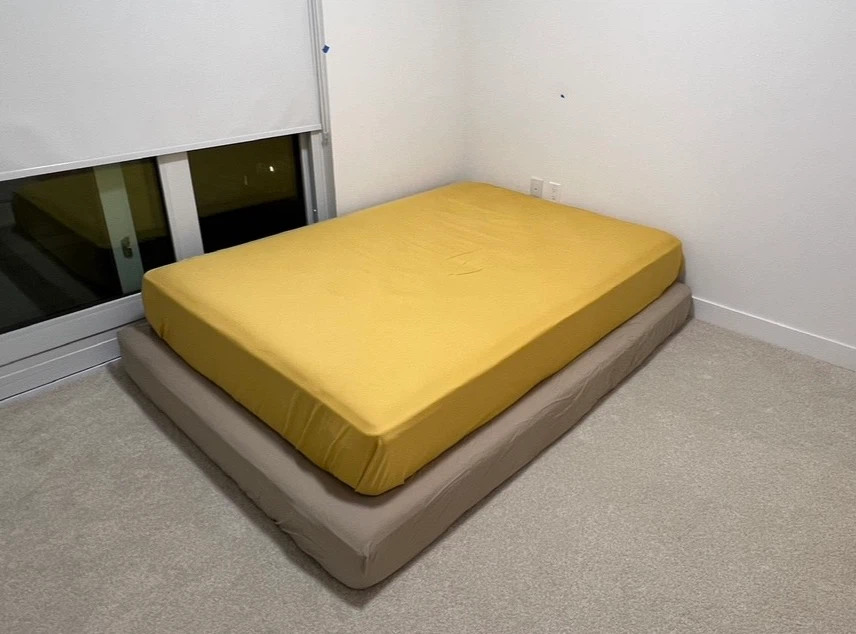 Zinus 10” Full Size Mattress (w/ cover)