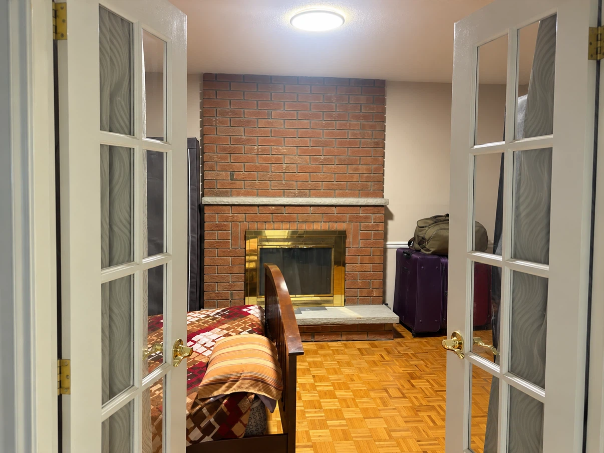 Private room available on rent - photo 3