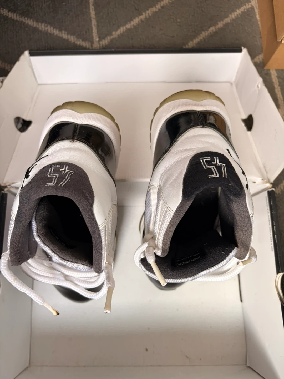 Air Jordan 11 Retro Concord
