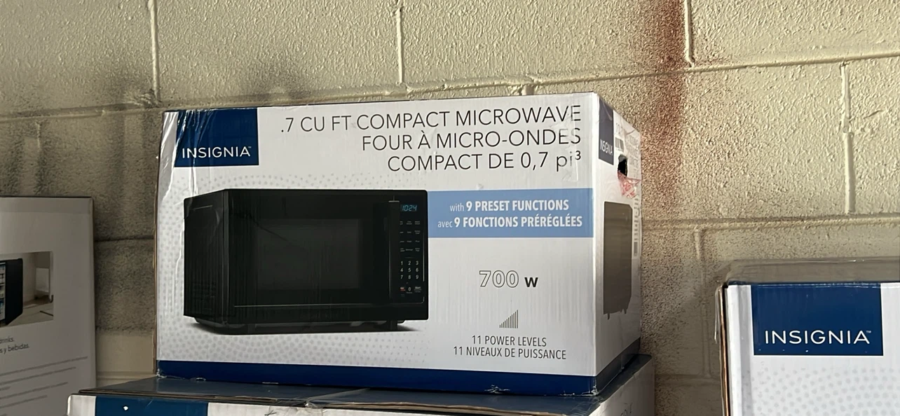 Open Box: Microwaves Never Used 10/10 Condition - photo 4