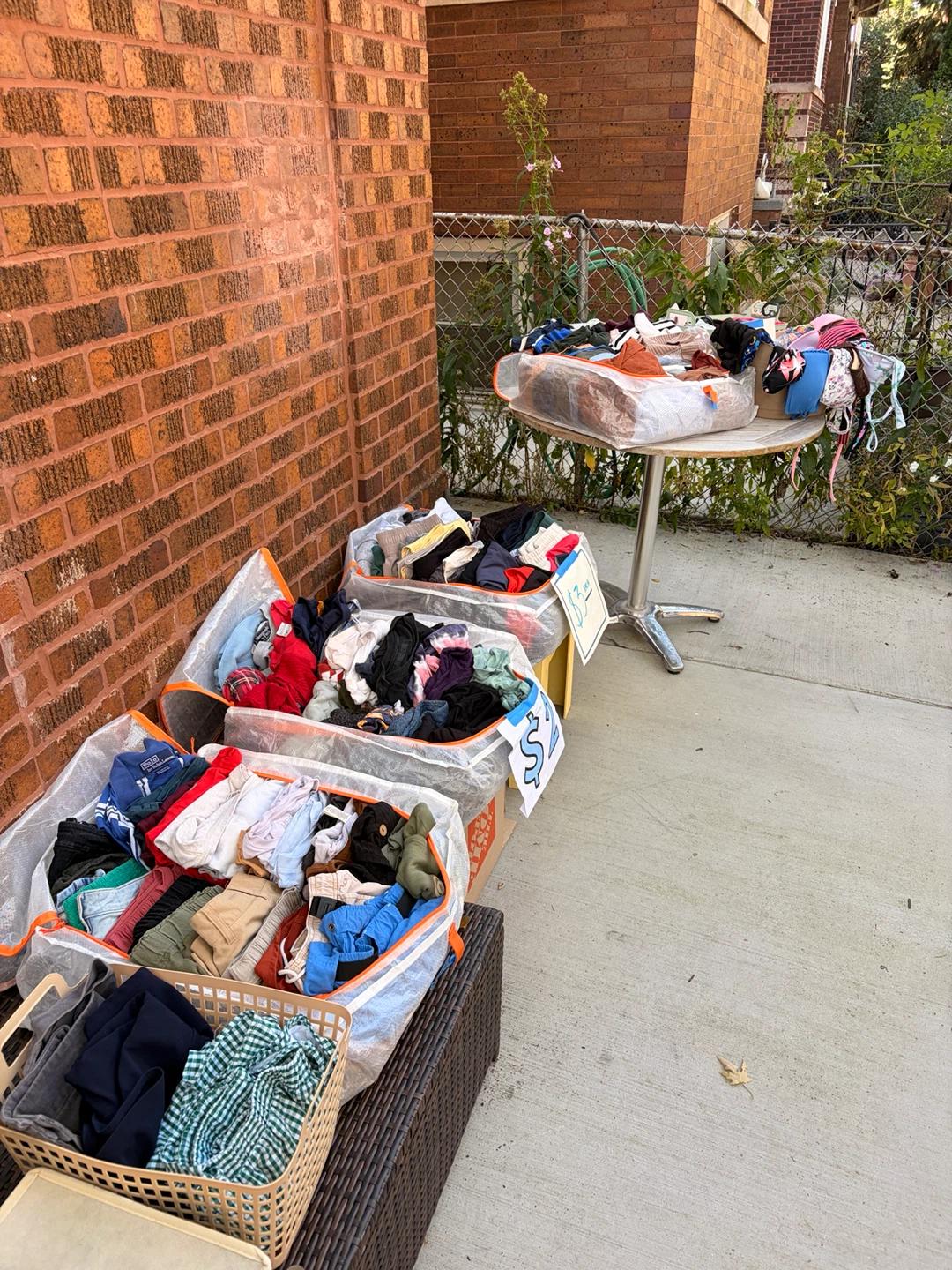 SALE TODAY 10/11 MOST THINGS $1-5 🧢👚☀️